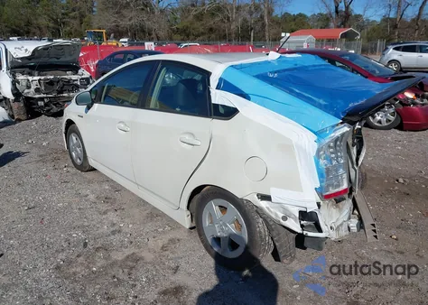 2011 Toyota Prius Three z USA, uszkodzony, nr VIN JTDKN3DUXB1428003